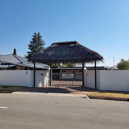 La Belle Guesthouse Парис Екстер'єр фото