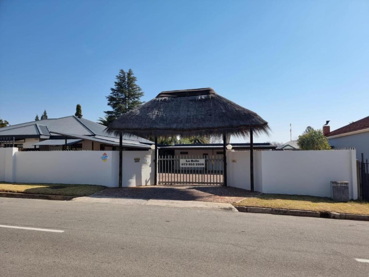 La Belle Guesthouse Парис Екстер'єр фото